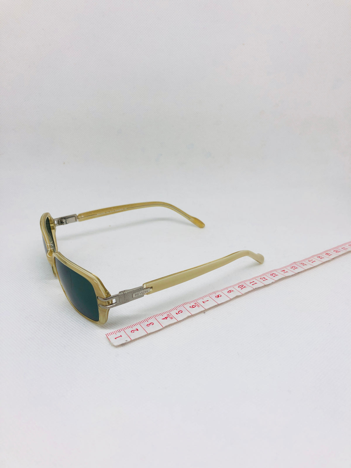 REVLON rv 1025 04 52 16 135 66 vintage sunglasses DEADSTOCK