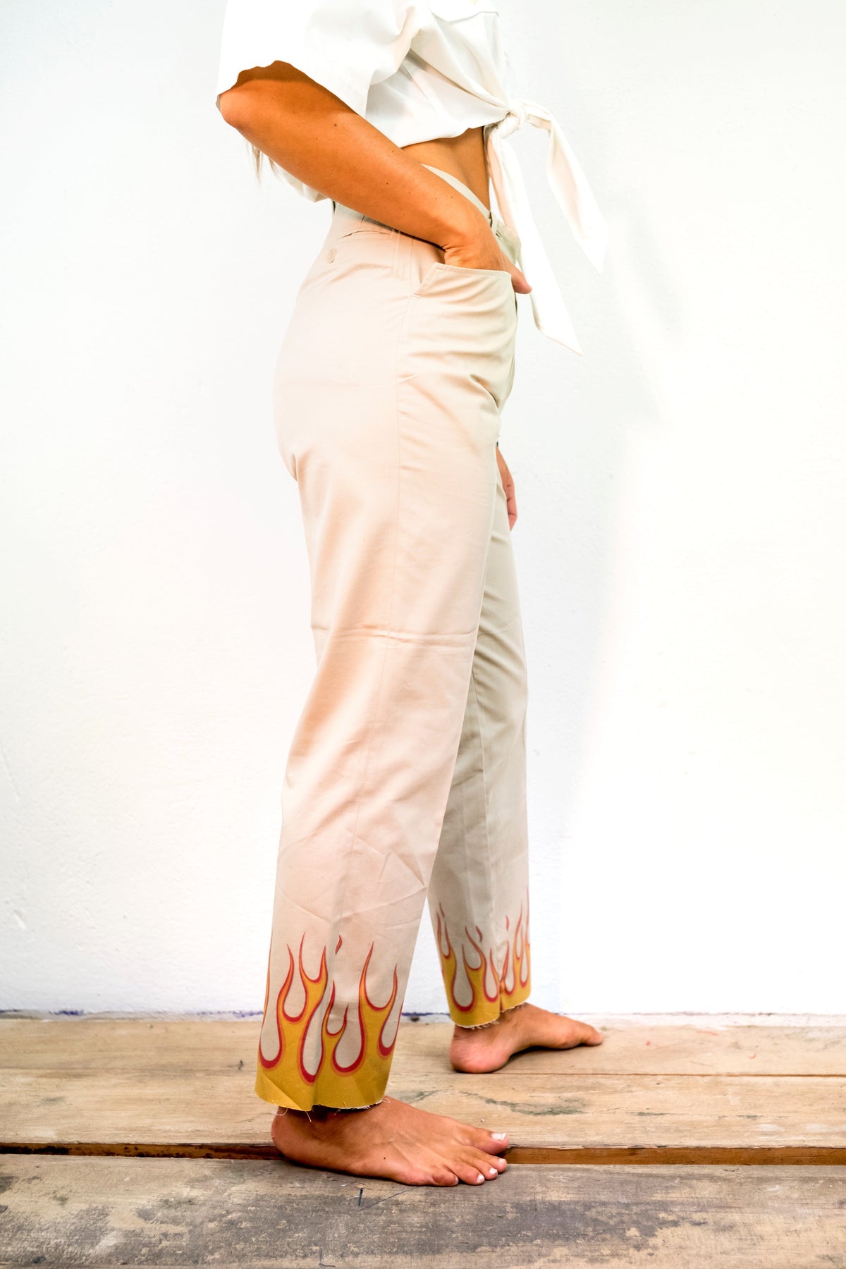 PANTALONI VITA ALTA VINTAGE CON FIAMME
