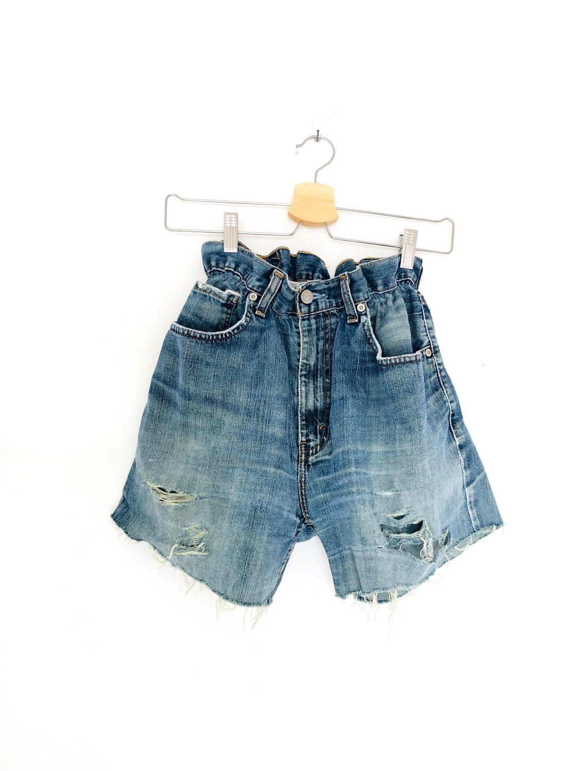 SHORTS A CARAMELLA LEVI’S VINTAGE