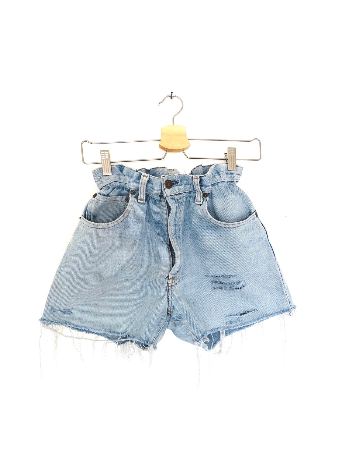 SHORTS A CARAMELLA LEVI’S VINTAGE