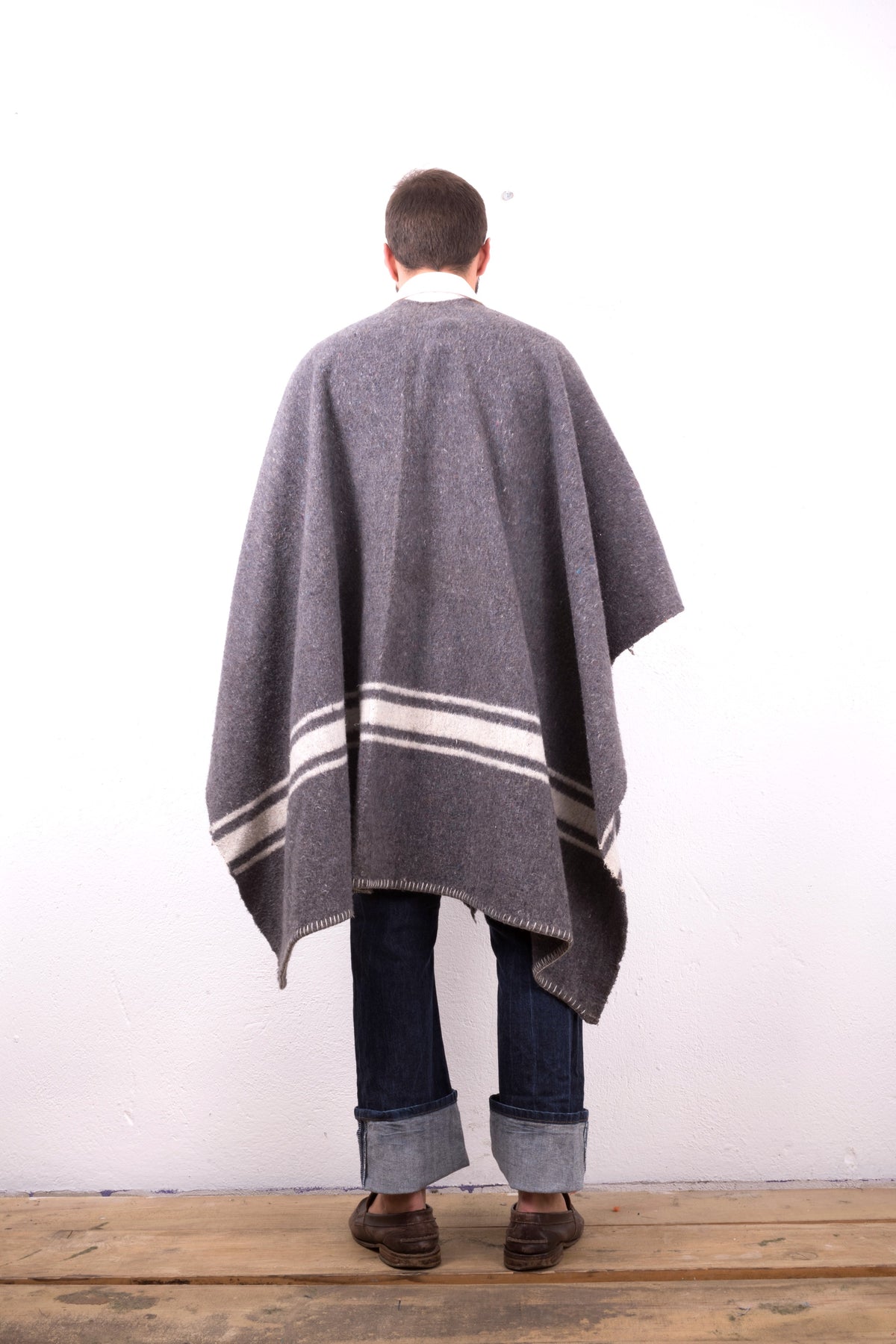 MANTELLA IN LANA VINTAGE