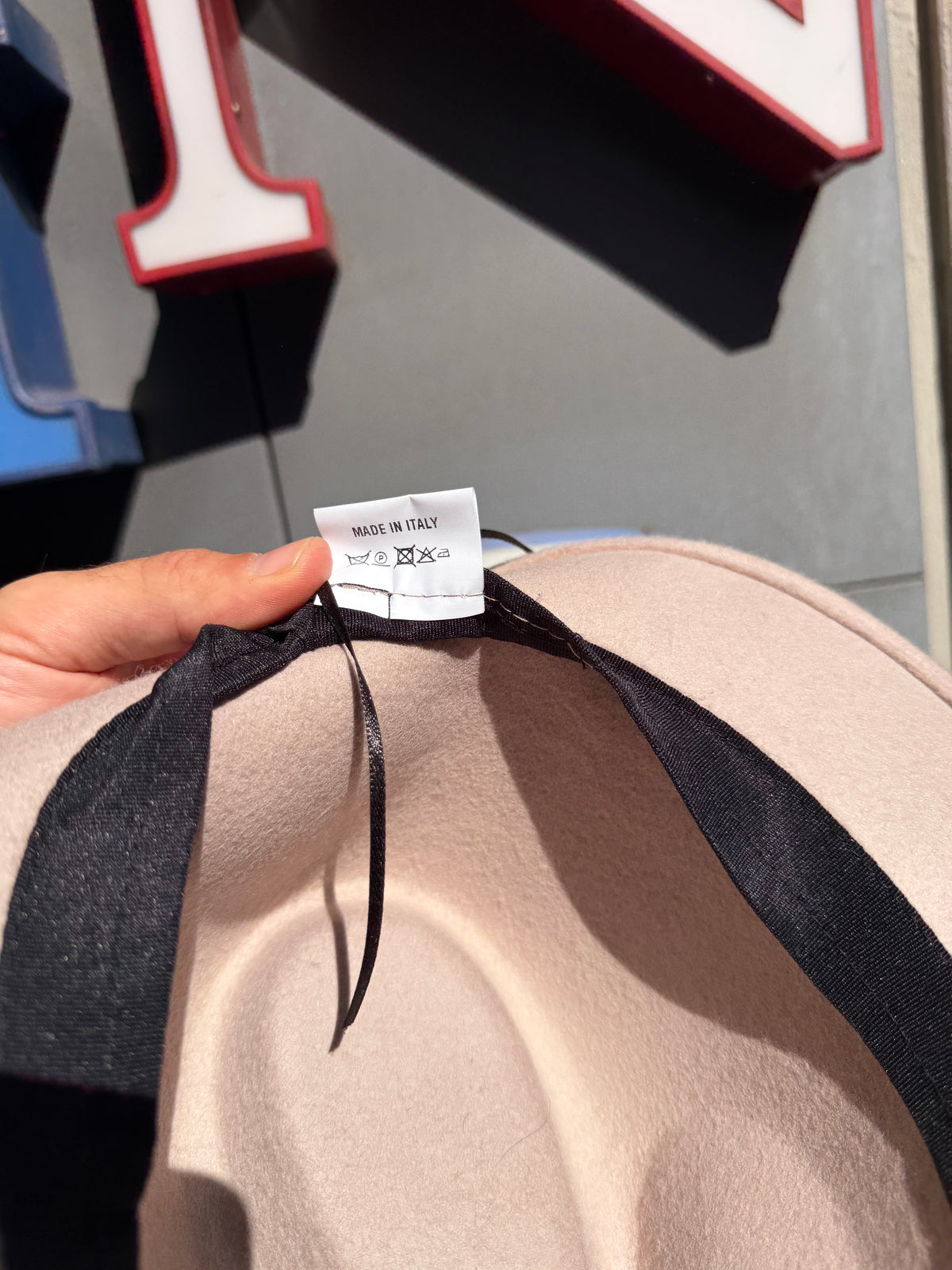 Tesa larga western beige