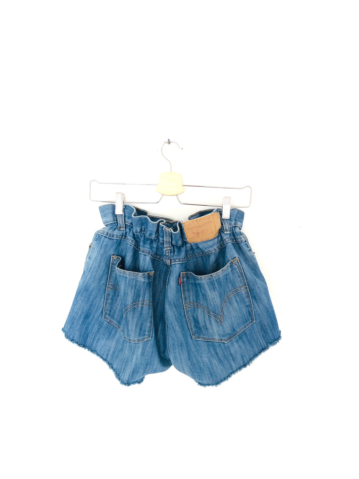 SHORTS A CARAMELLA LEVI'S VINTAGE