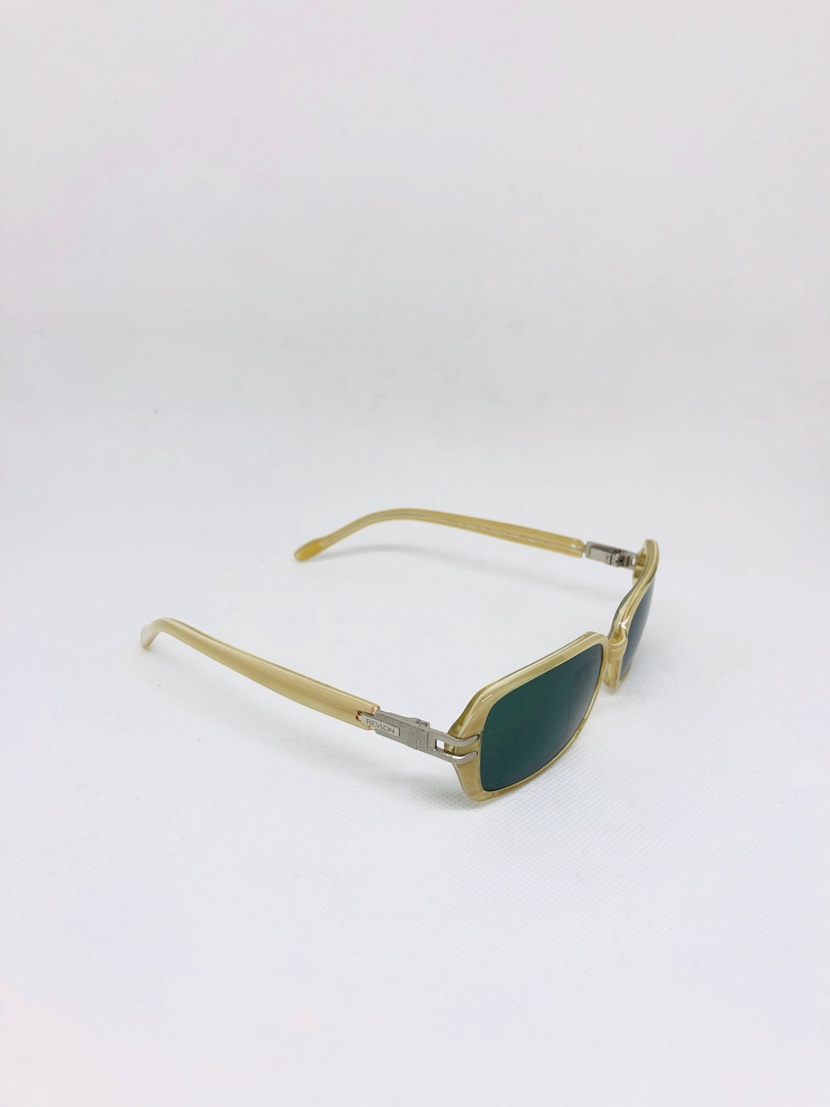REVLON rv 1025 04 52 16 135 66 vintage sunglasses DEADSTOCK