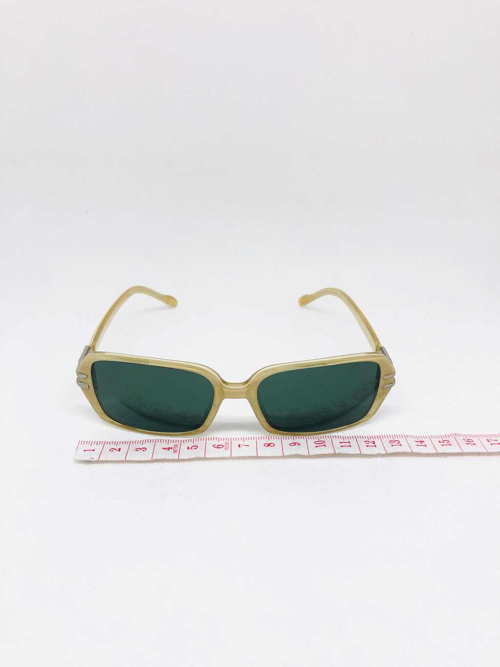 REVLON rv 1025 04 52 16 135 66 vintage sunglasses DEADSTOCK