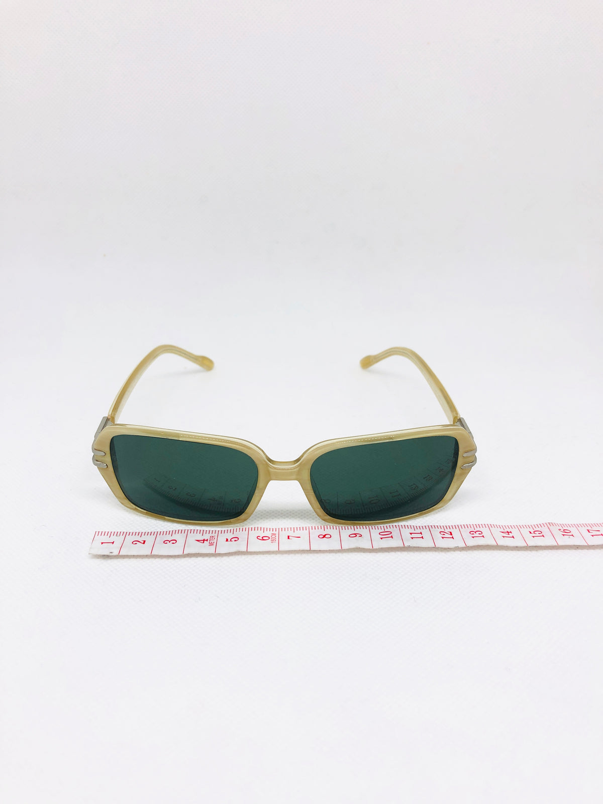 REVLON rv 1025 04 52 16 135 66 vintage sunglasses DEADSTOCK