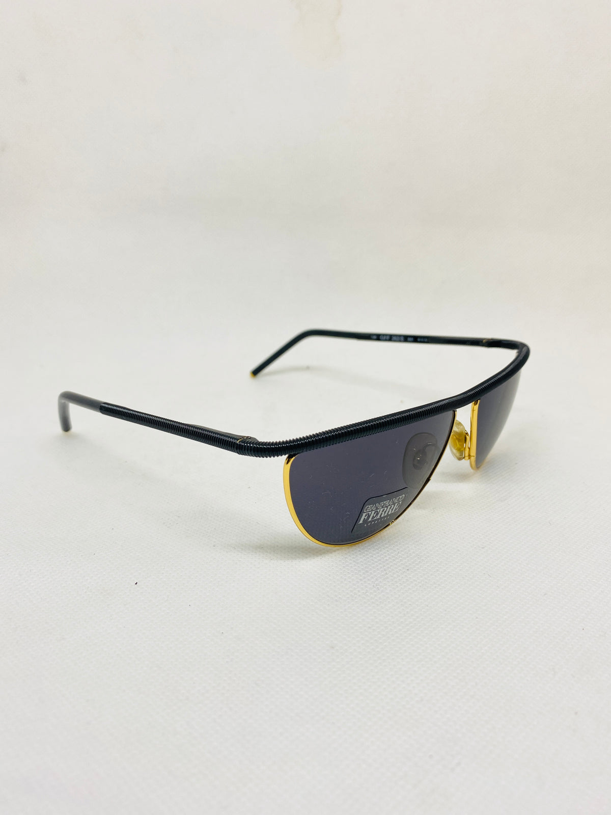 GIANFRANCOFERRE 262/s 031 61 31 135 vintage sunglasses DEADSTOCK