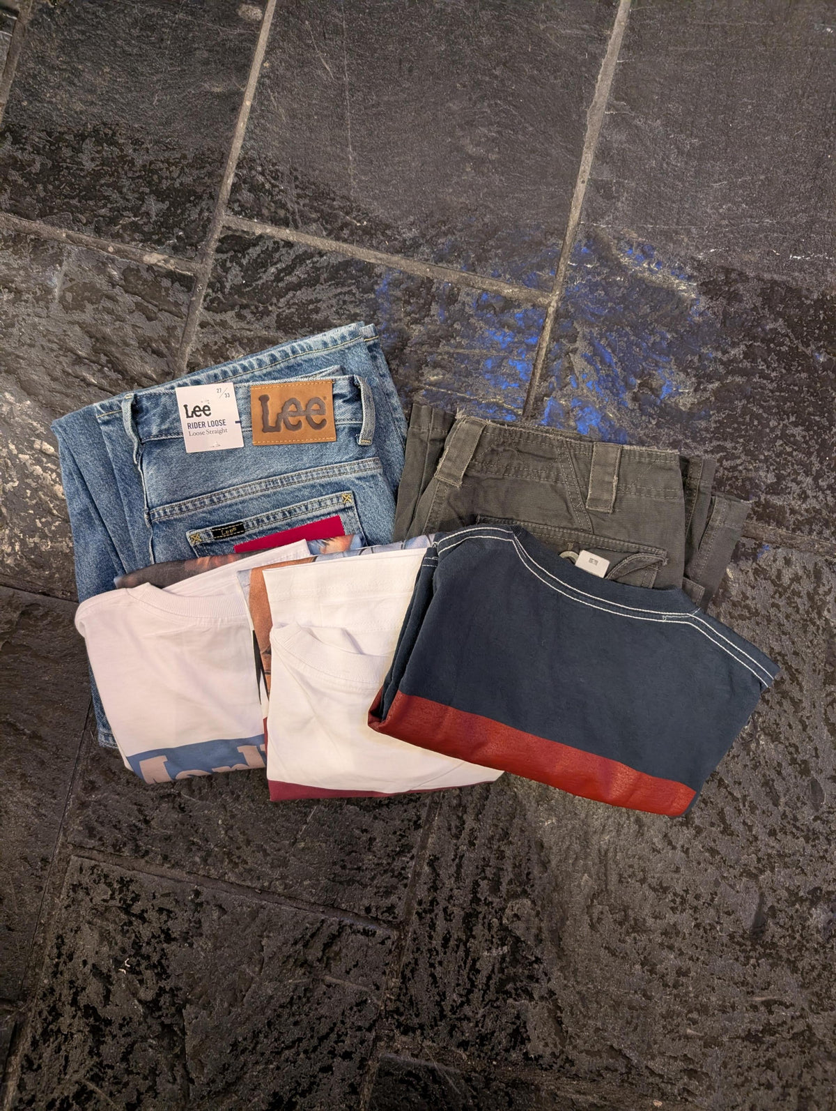 Jeans, Cargo, Long Sleeve e Tshirt