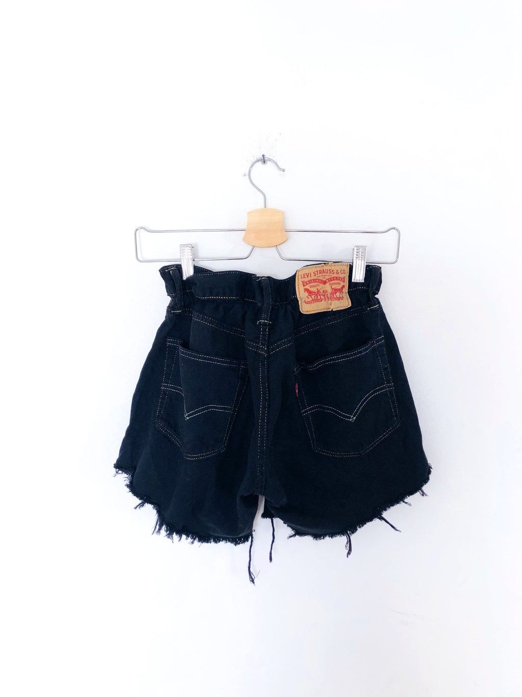 SHORTS A CARAMELLA LEVI'S VINTAGE
