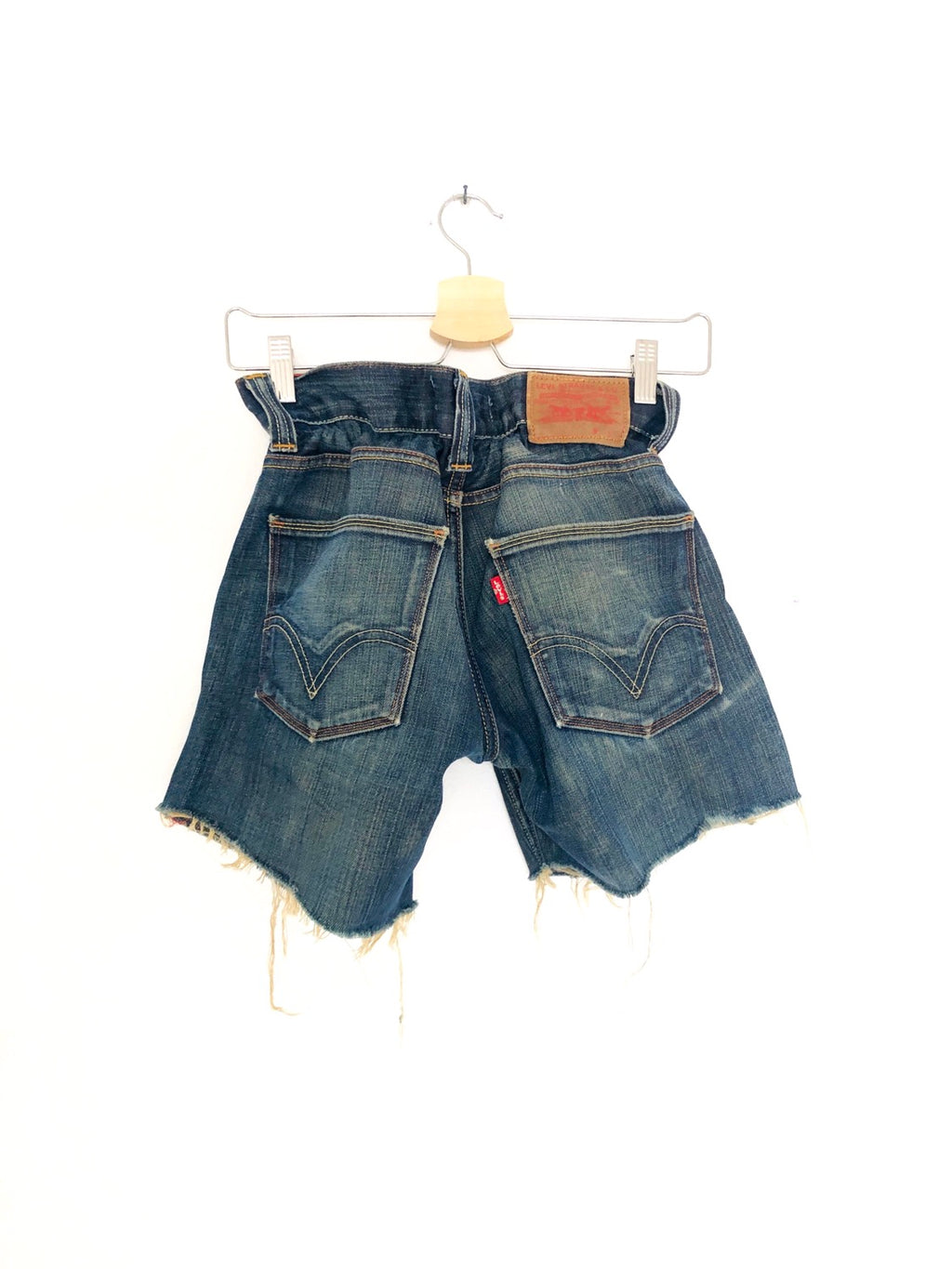 SHORTS A CARAMELLA LEVI’S VINTAGE