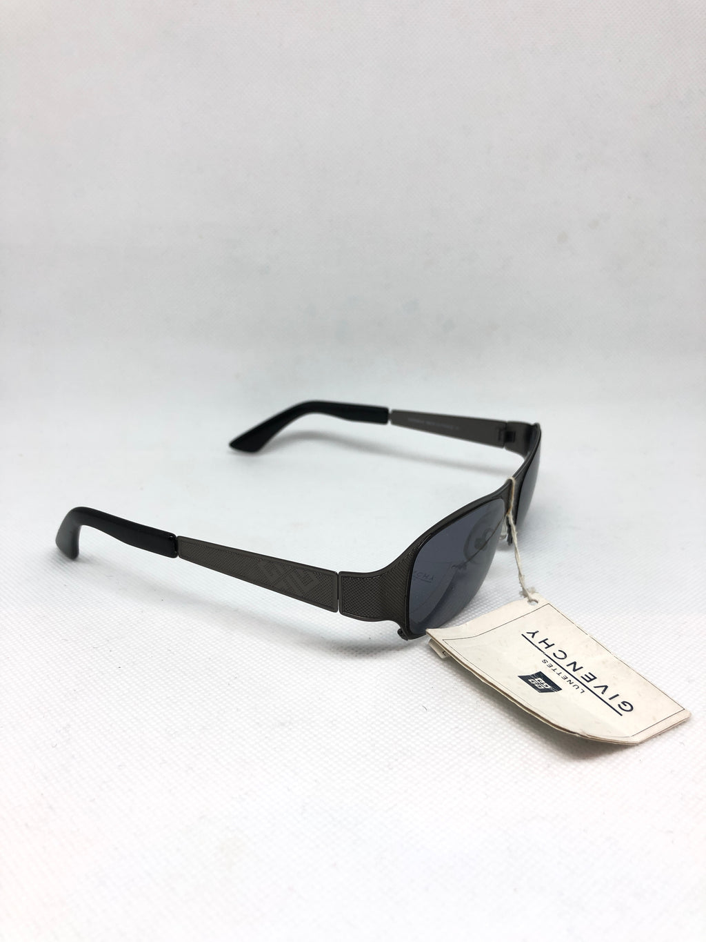 GIVENCHY 1076 001 51 17 130 vintage sunglasses DEADSTOCK