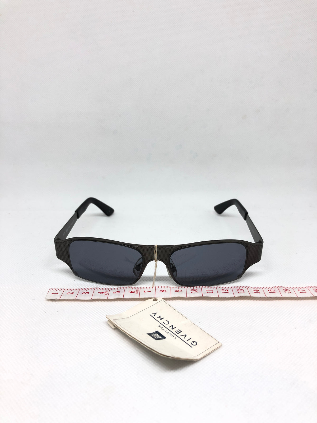 GIVENCHY 1076 001 51 17 130 vintage sunglasses DEADSTOCK