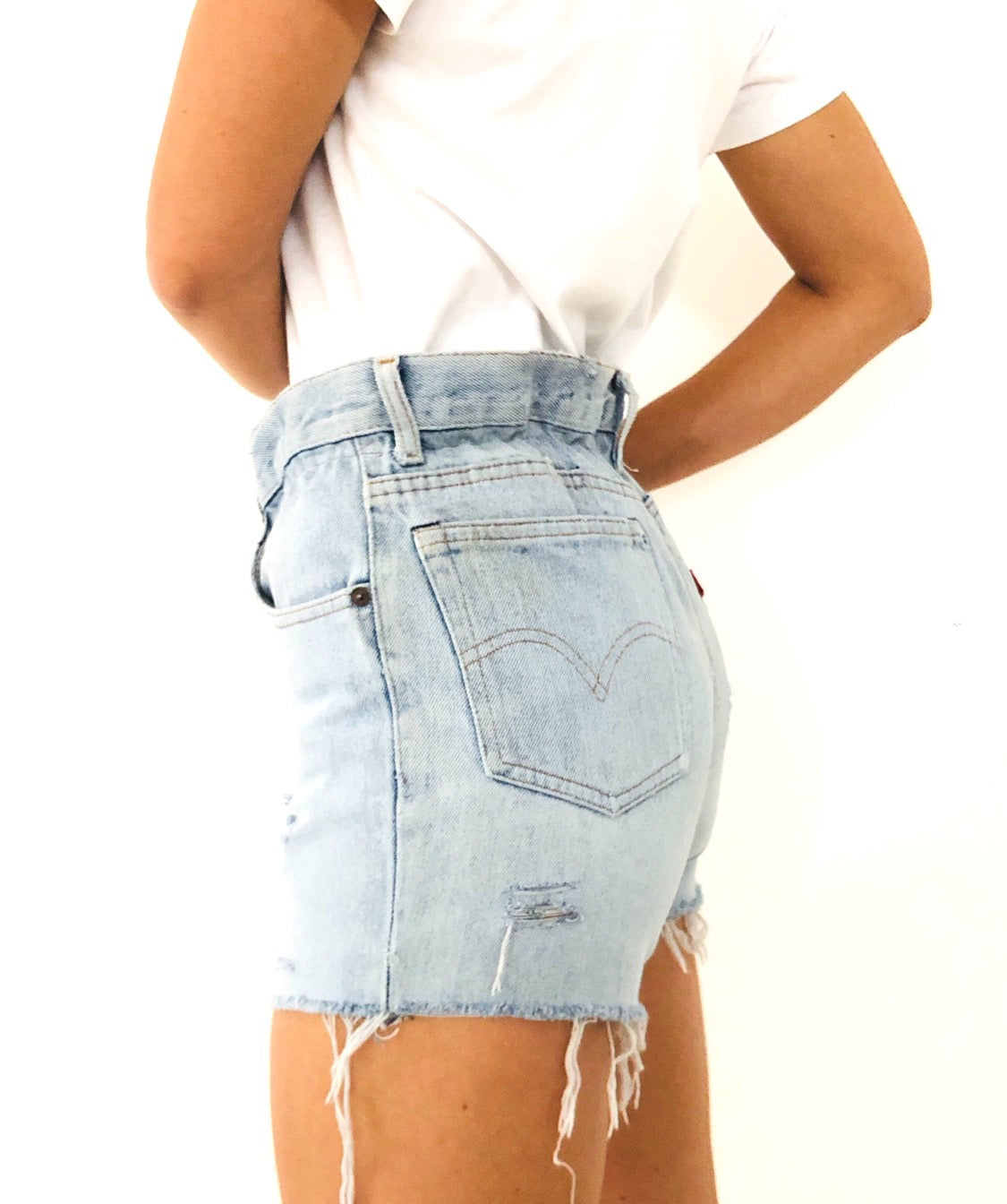 SHORTS A CARAMELLA LEVI’S VINTAGE