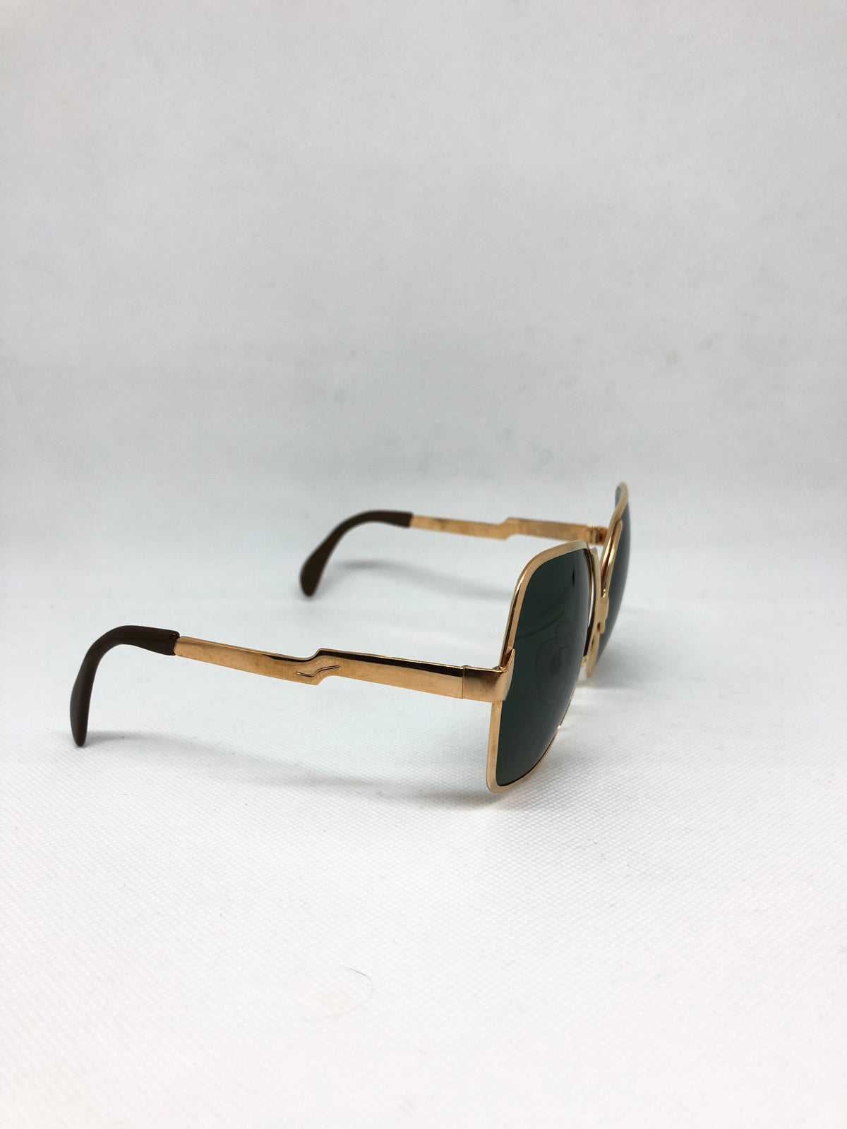 LUXOTTICA 713 gep 20/000 vintage sunglasses DEADSTOCK